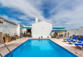 Casa Mundo - 16th century traditional white village house with pool, Pinos Del Valle